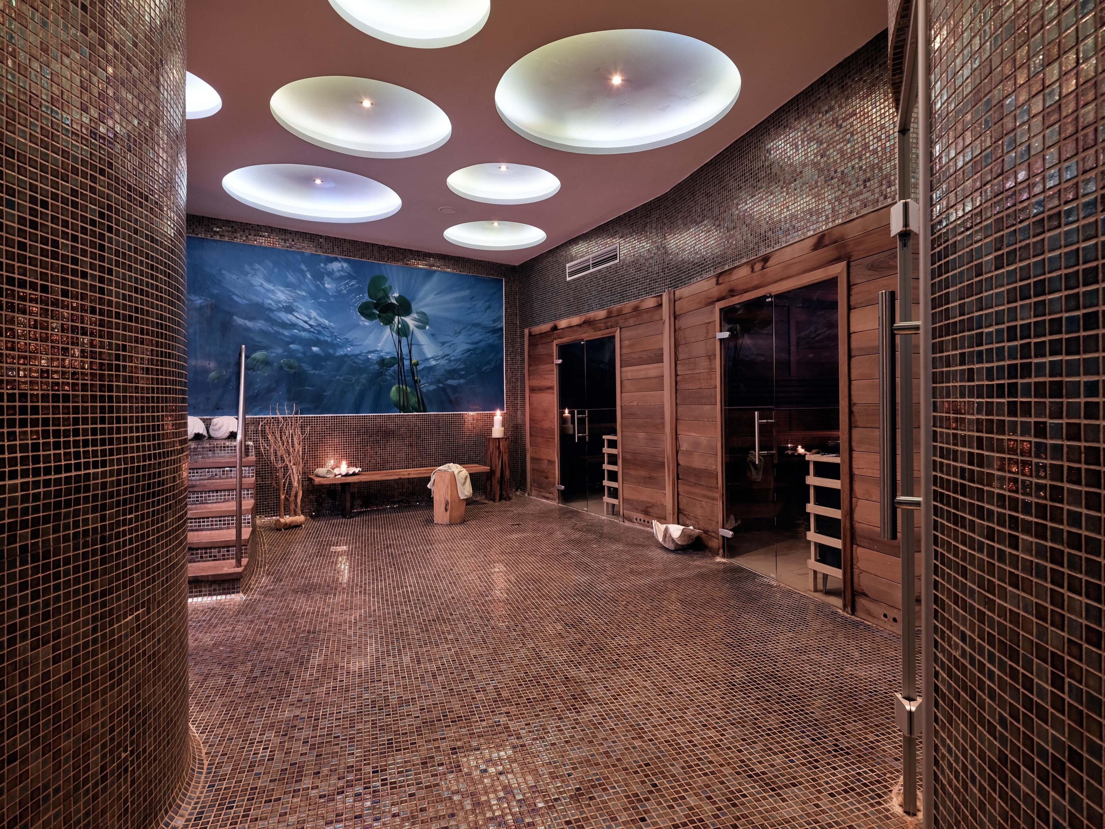 Couples treatment rooms, sauna, hot tub, steam room, Turkish bath