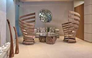 Couples treatment room(s), sauna, hot tub, steam room