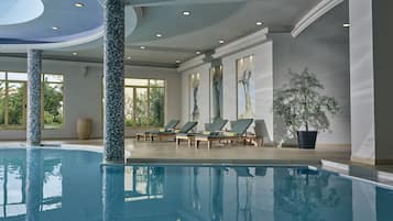 Couples treatment room(s), sauna, hot tub, steam room