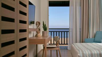 Minibar, in-room safe, desk, laptop workspace