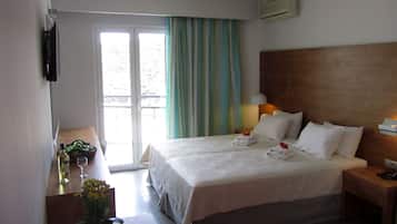 Luxury Twin Room | Free WiFi, bed sheets