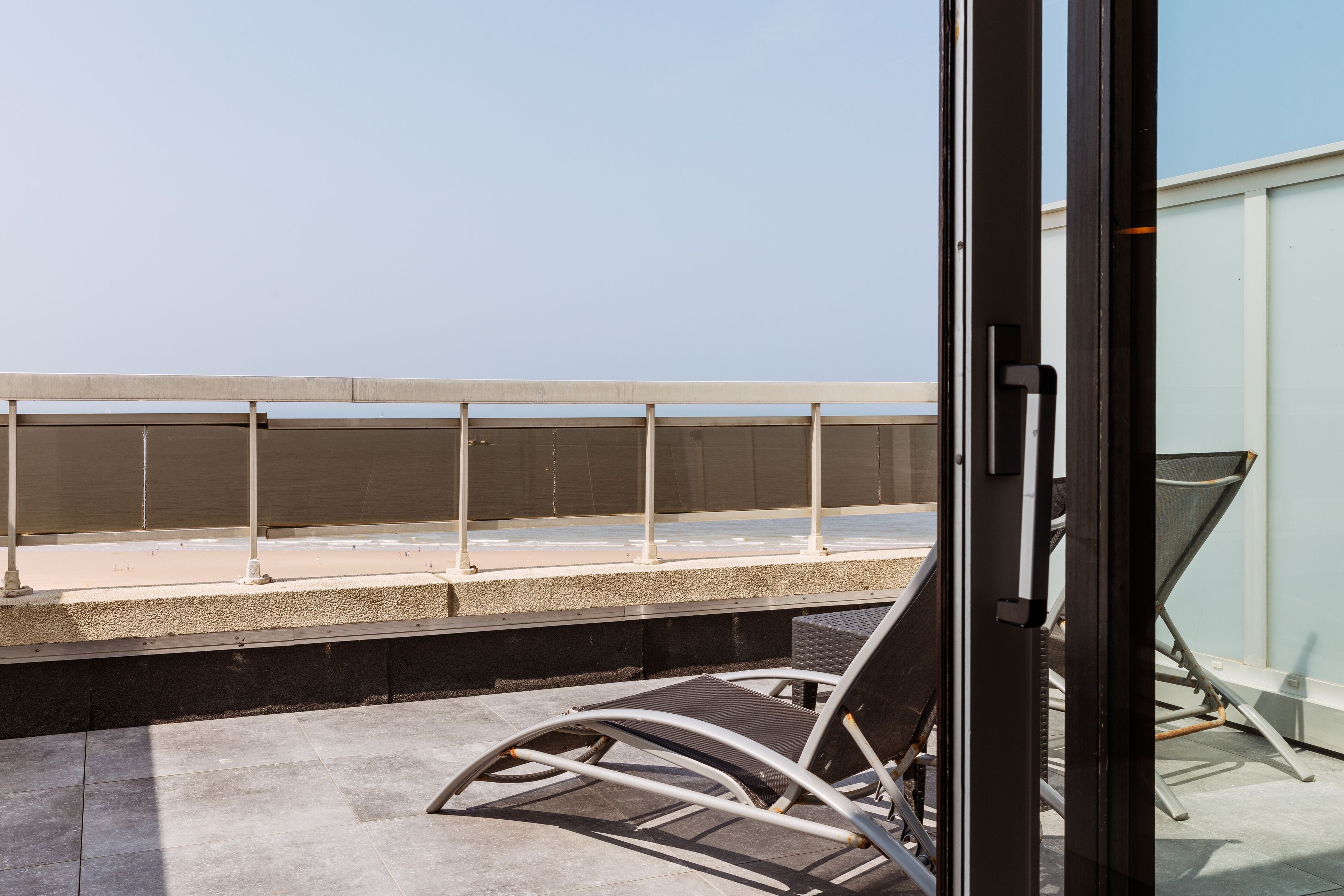 deluxe room, sea view | 1 bedroom, minibar, in-room safe, desk