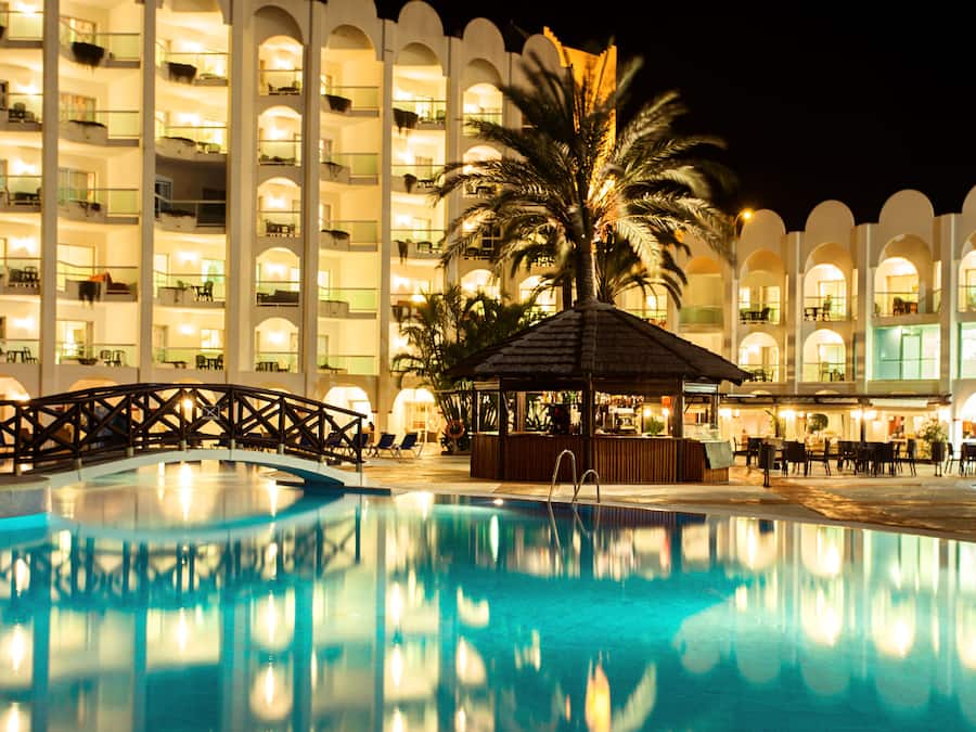 Façade de lâhĂ©bergement - soirĂ©e/nuit