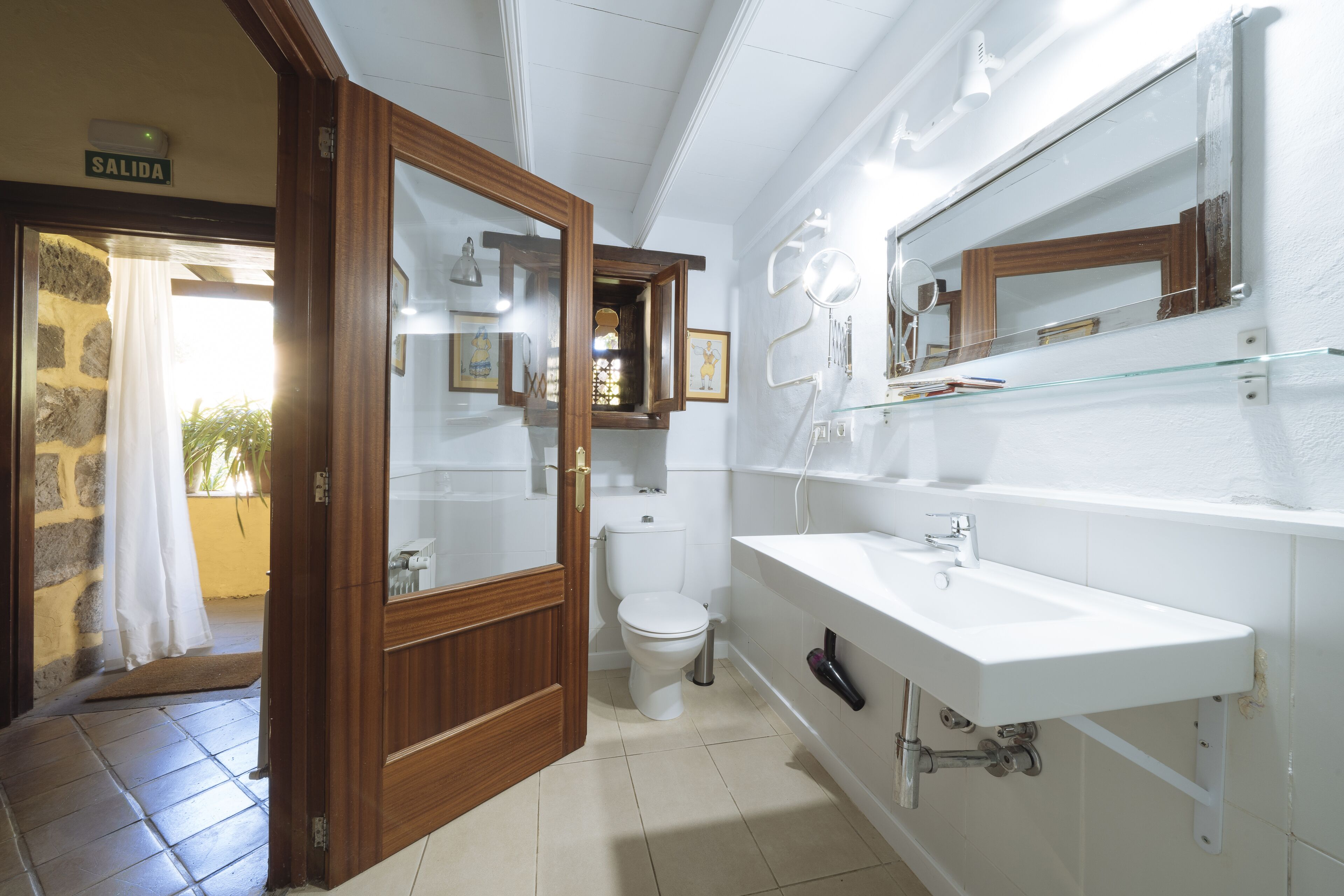 superior double room | bathroom sink