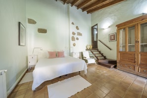 Double Room | Down comforters, minibar, in-room safe, individually decorated - Hotel Rural las Calas (Vega de San Mateo)
