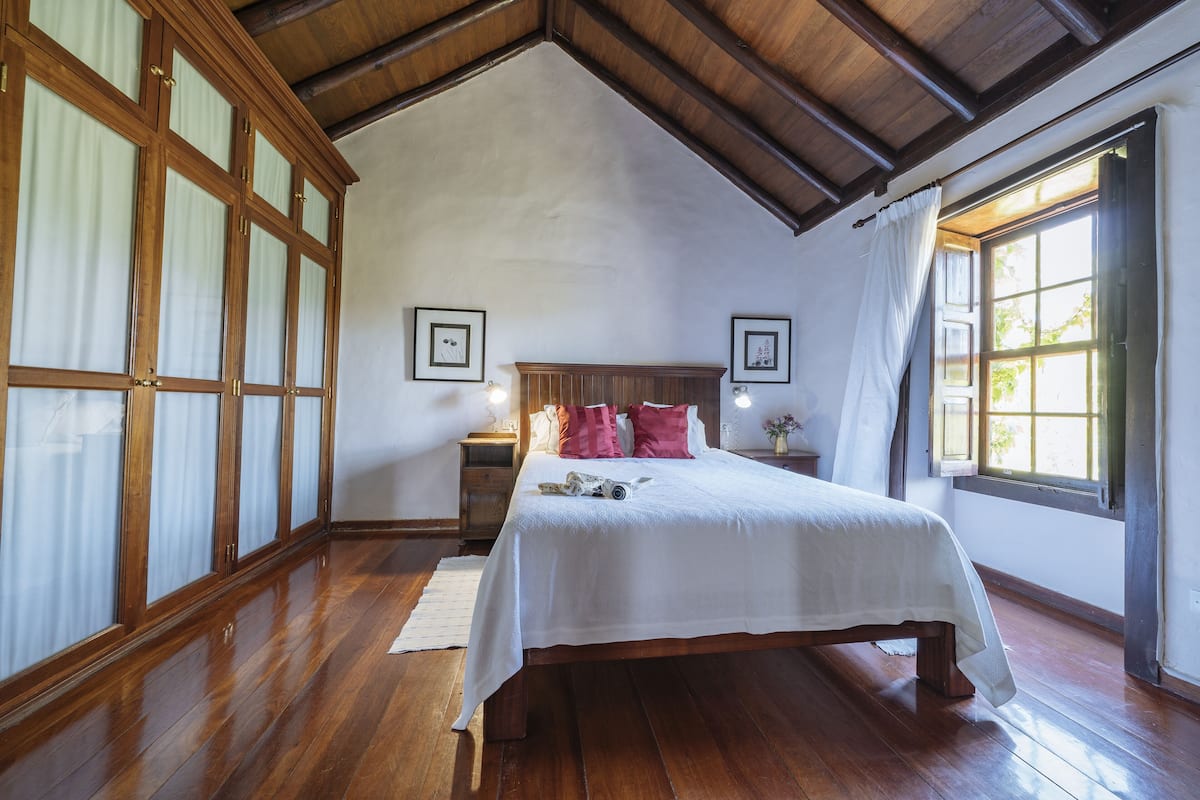 suite | down duvets, minibar, in-room safe, individually decorated