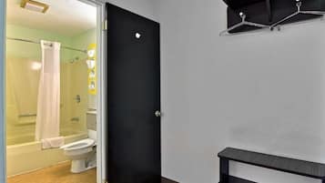 Deluxe Room, 1 King Bed, Non Smoking