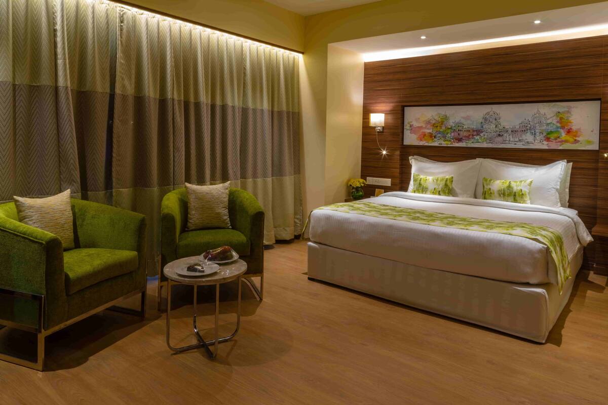Premium bedding, in-room safe, desk, soundproofing