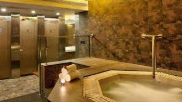 Aromatherapy, body wraps, body scrubs, facials, massage/treatment rooms - The Residence Hotel & Apartments (Mumbai)
