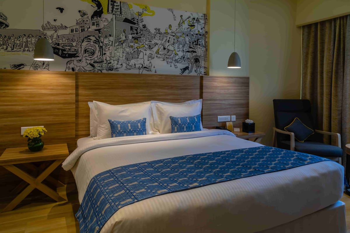 Premium bedding, in-room safe, desk, soundproofing