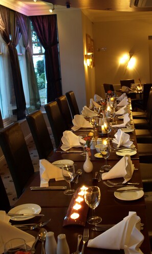 Dinner served - Queensgate Hotel (Peterborough)