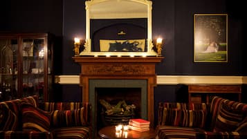 Perhehuone, 1 parisänky, tupakointi kielletty | Oleskelualue | Televisio