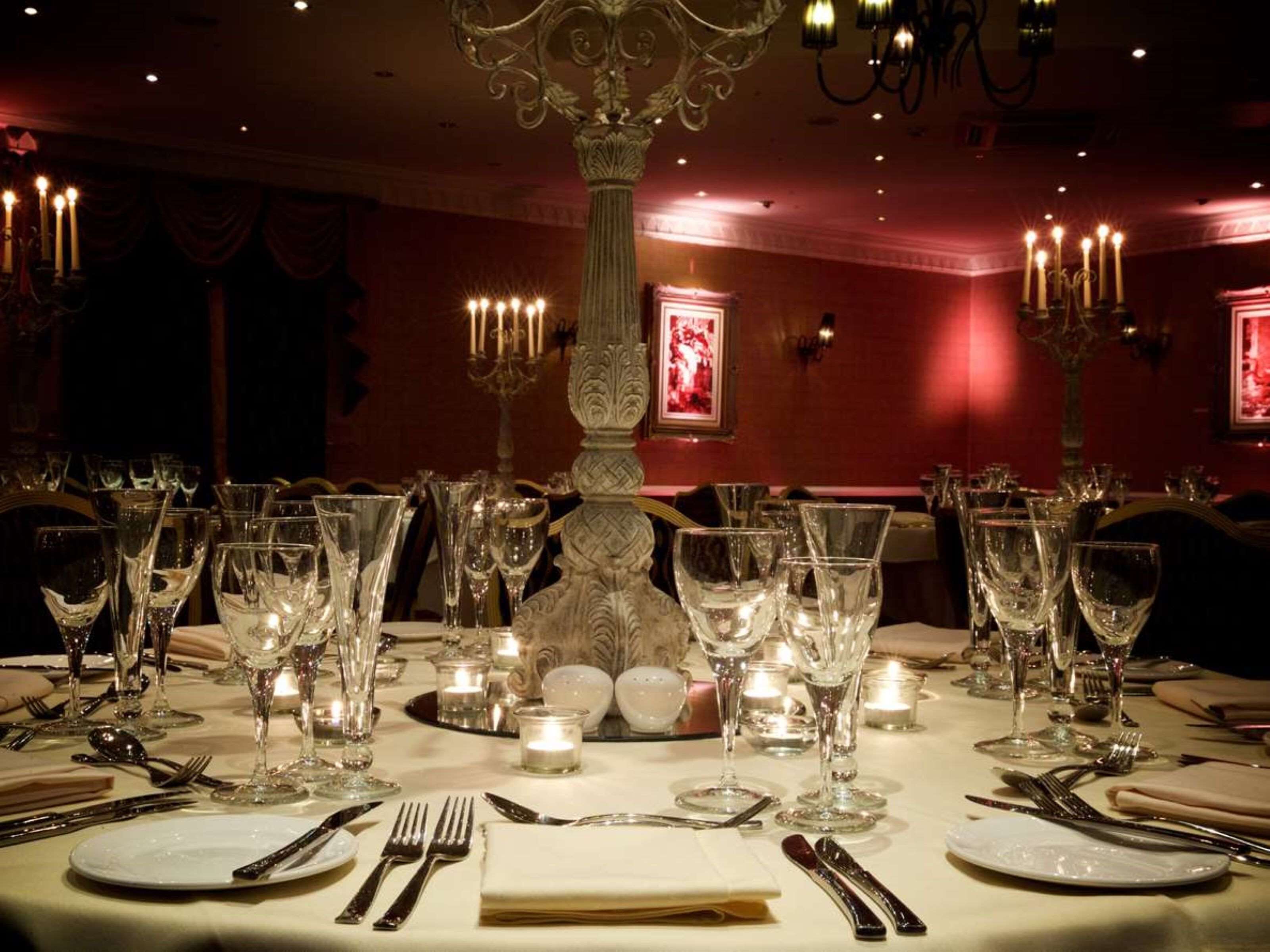 breakfast, lunch and dinner served