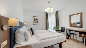 Double or Twin Room | Hypo-allergenic bedding, minibar, in-room safe, desk