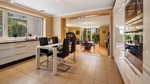 Deluxe Apartment | Hypo-allergenic bedding available, minibar, in-room safe, desk - Hotel ANTARES (Bratislava)