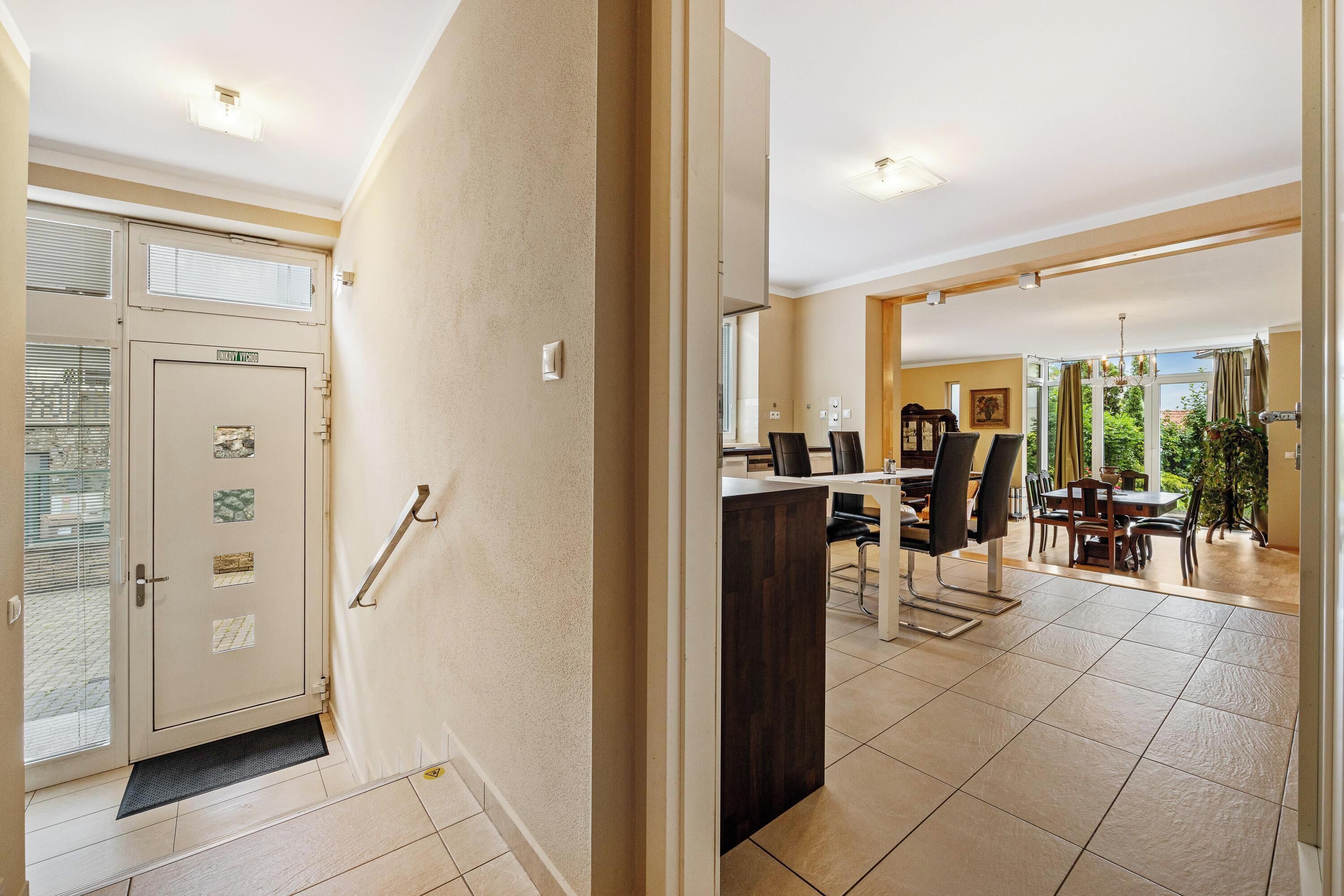 deluxe apartment | 2 bedrooms, hypo-allergenic bedding, minibar, in-room safe