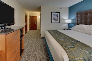 Desk, blackout drapes, iron/ironing board, rollaway beds - Pear Tree Inn St. Louis Airport (St. Ann)