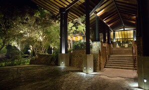 Exterior - Deer Park Hotel (Giritale)