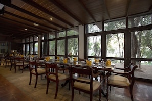 Restaurant - Deer Park Hotel (Giritale)