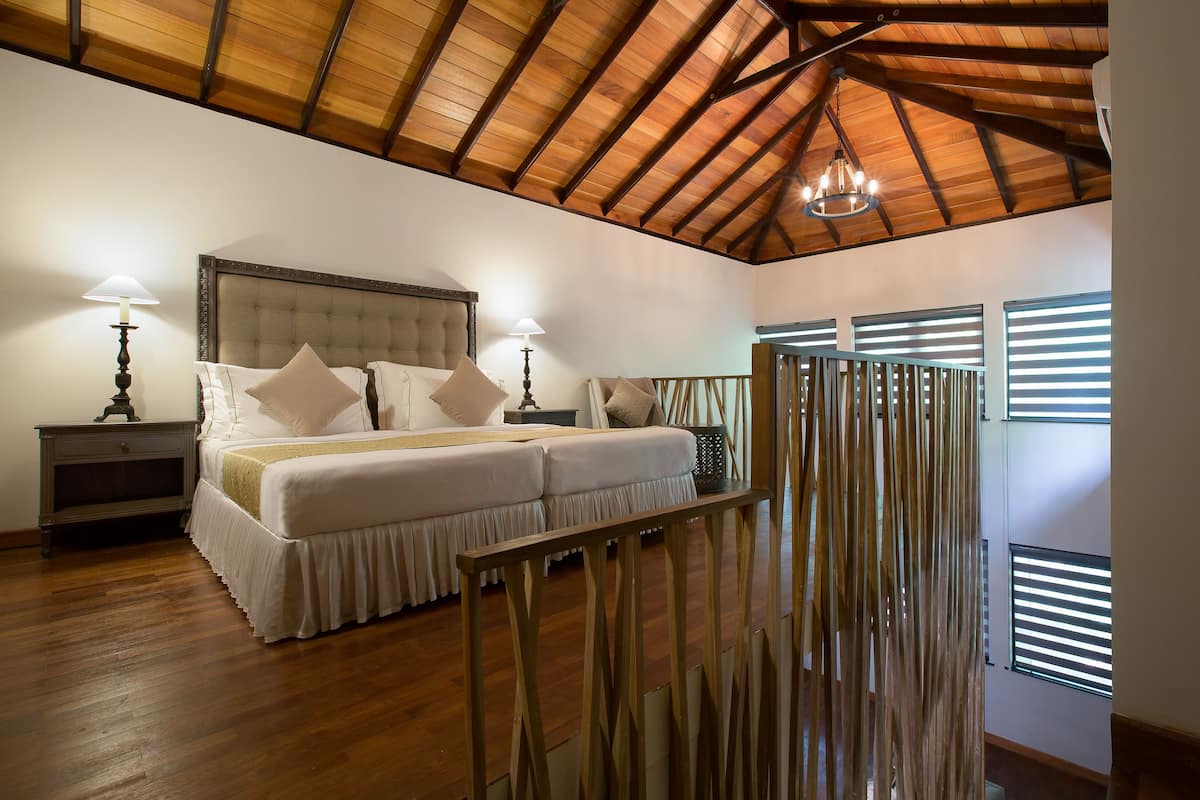 suite | egyptian cotton sheets, premium bedding, minibar, in-room safe