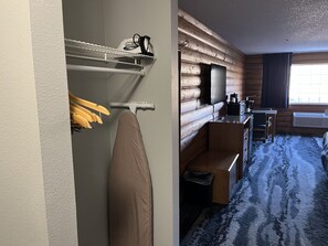 隔音、熨斗/熨板、免费 WiFi、床单