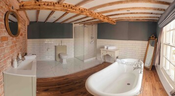 Capesthorne Suite | Bathroom | Combined shower/tub, deep soaking tub, rainfall showerhead
