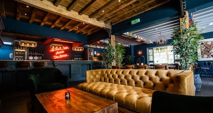 The Vicarage Freehouse & Rooms