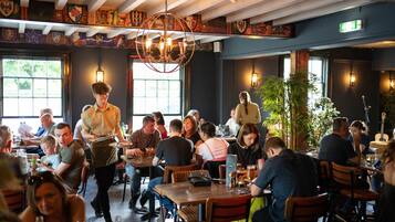 Breakfast, lunch, dinner served; British cuisine, al fresco dining