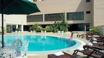 Outdoor pool, pool loungers