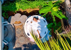 Bulbul - Suite with Jacuzzi and Garden | Room amenity