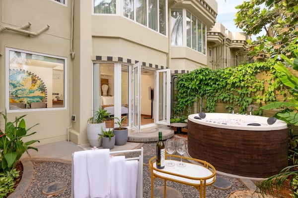 Bulbul - Suite with Jacuzzi and Garden | Room amenity