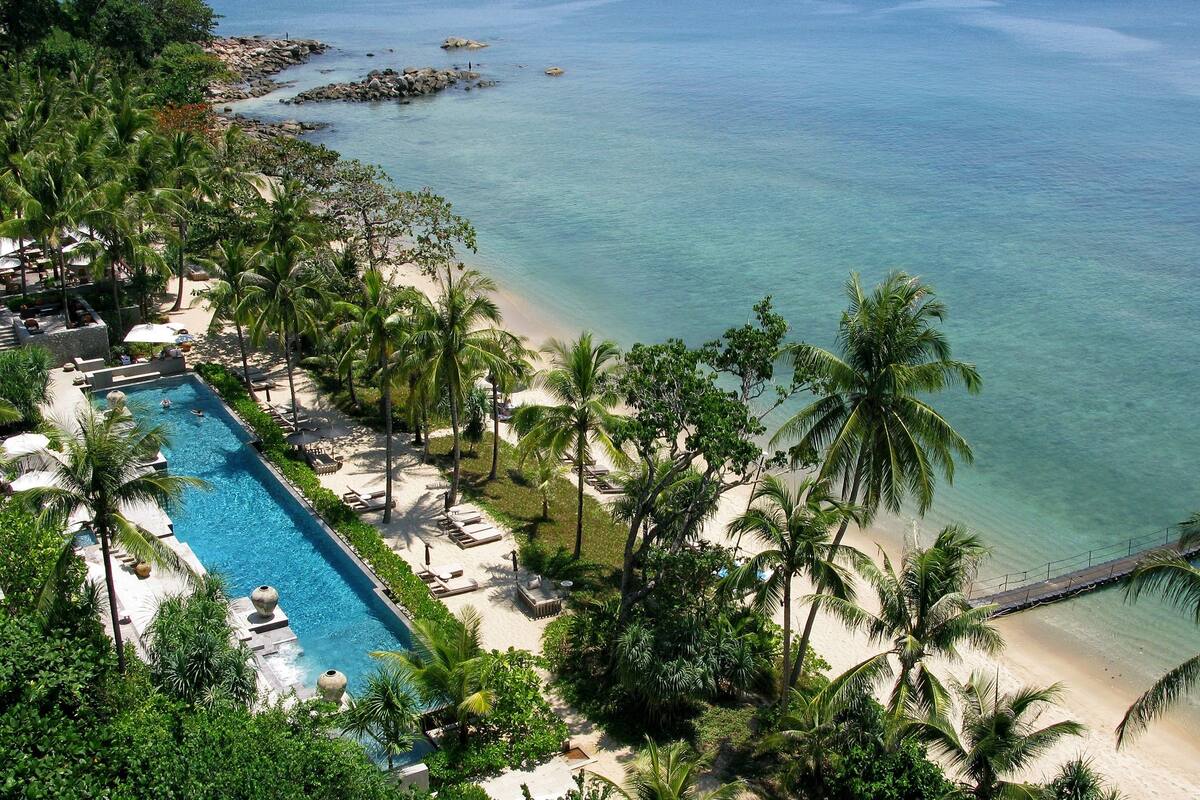 outdoor pool, pool umbrellas, pool loungers