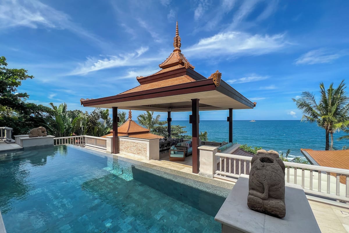 3 Bedroom Ocean Front Residence (RV32) | Terrace/patio