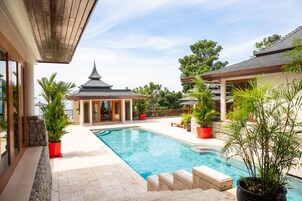 Private pool