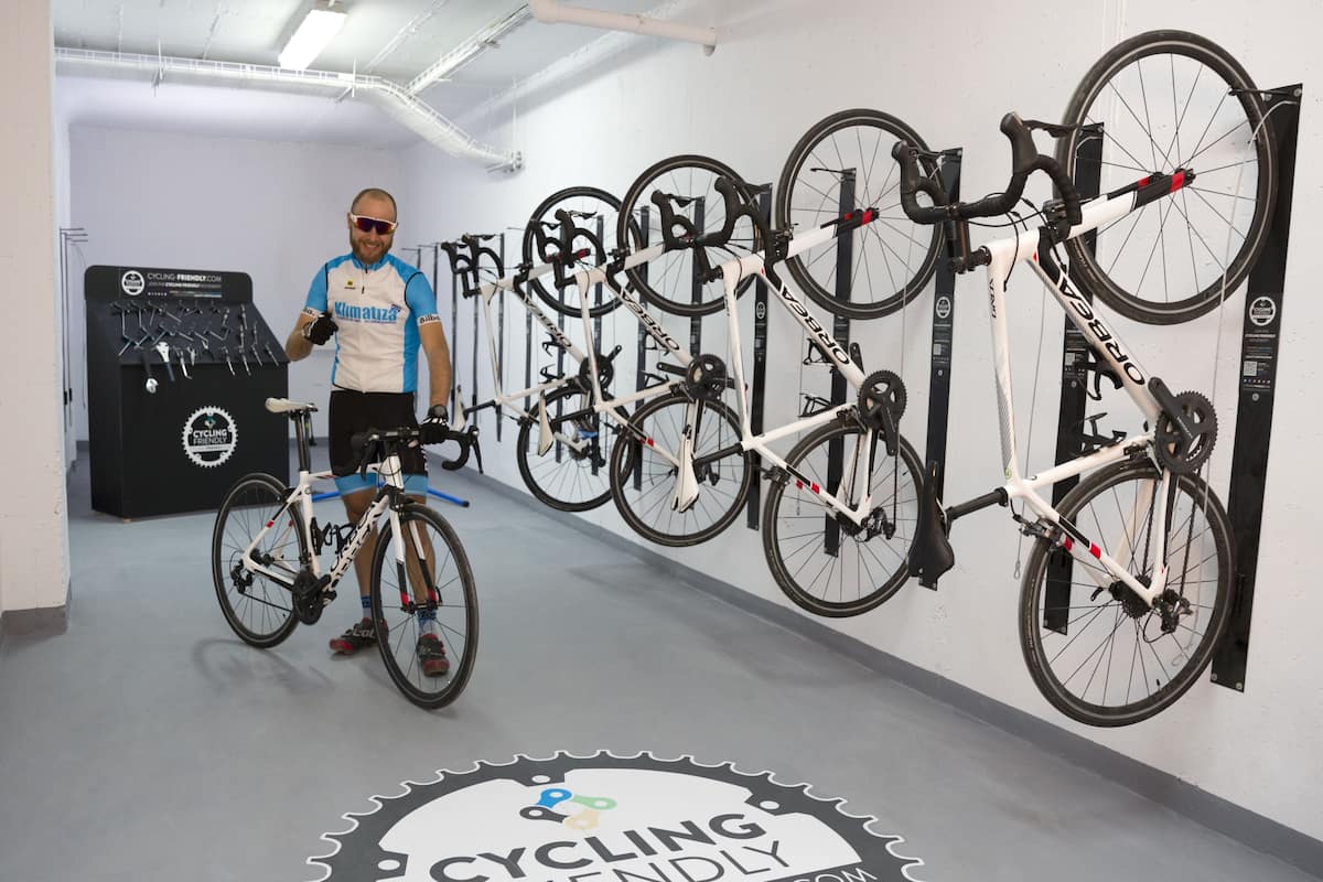 Room (Cycling)