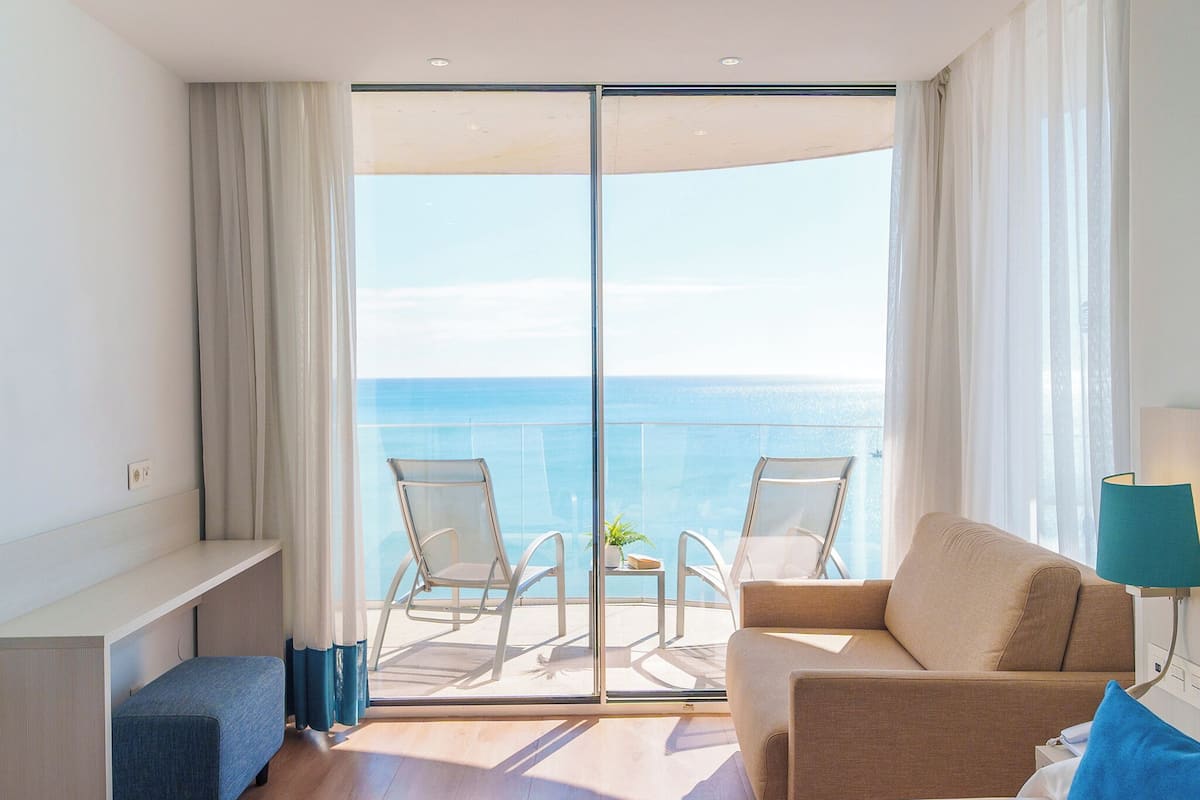 sea view double room grand corner terrace (2 adults) | terrace/patio