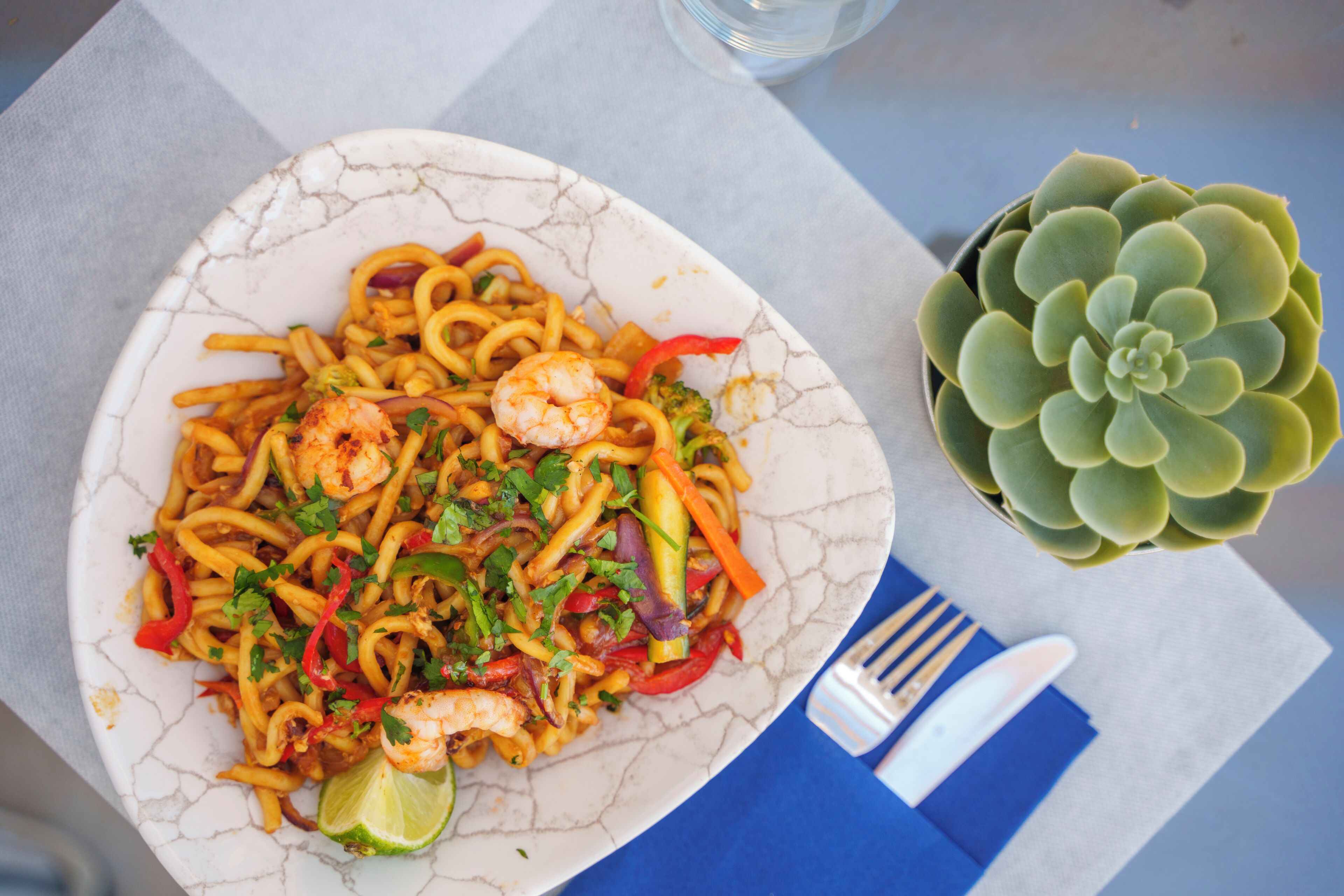 breakfast, lunch, dinner served; international cuisine