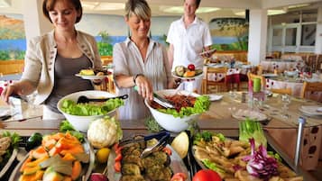 Serveert lunch en diner, Franse gerechten