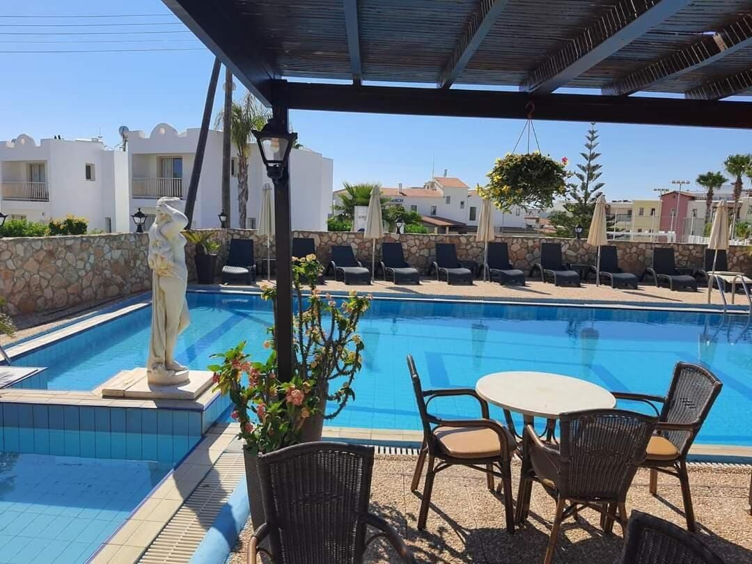 2 outdoor pools, pool umbrellas, pool loungers