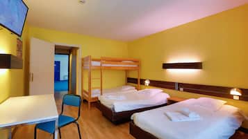 Family Room, Non Smoking | Free WiFi, bed sheets