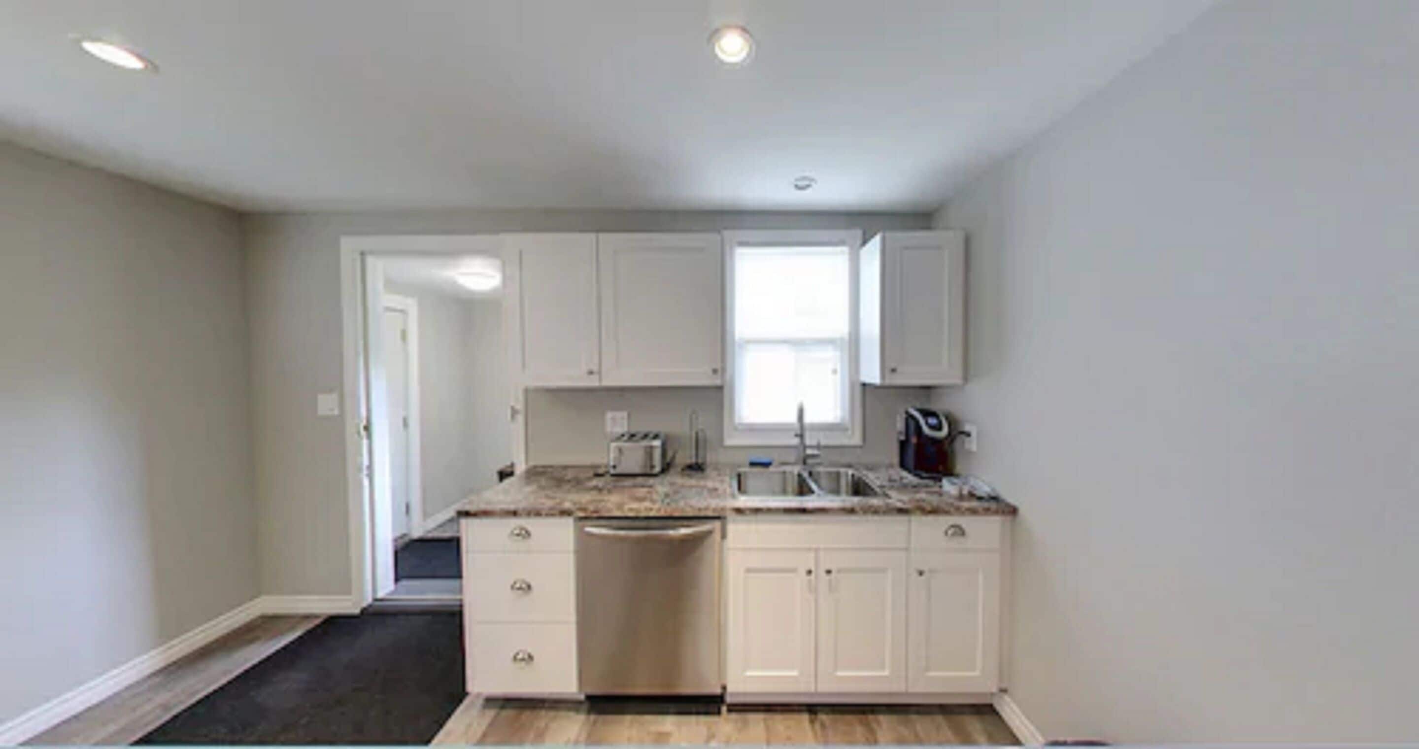 Photo - Kings Inn Near the Falls