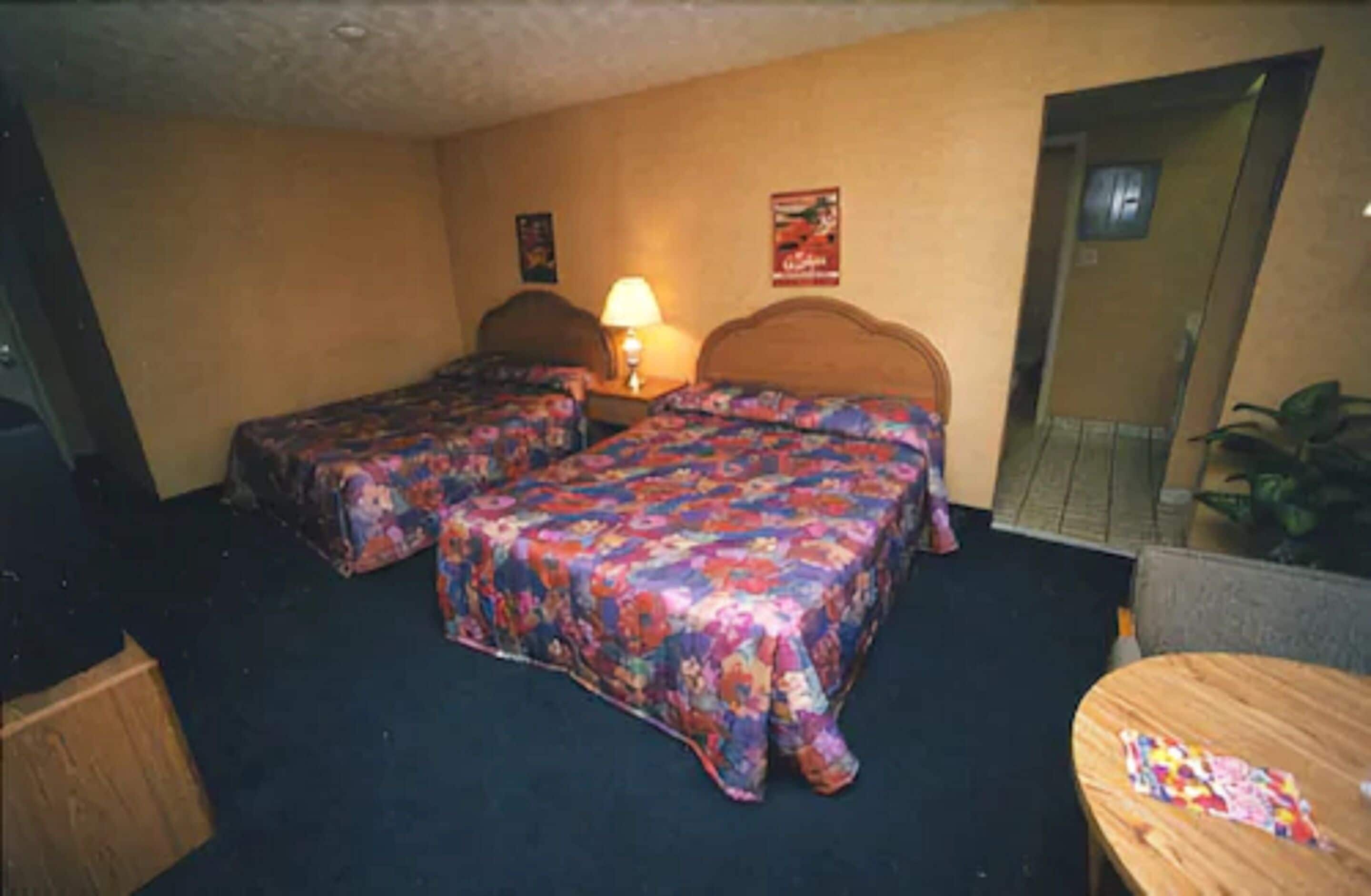 Photo - Kings Inn Near the Falls