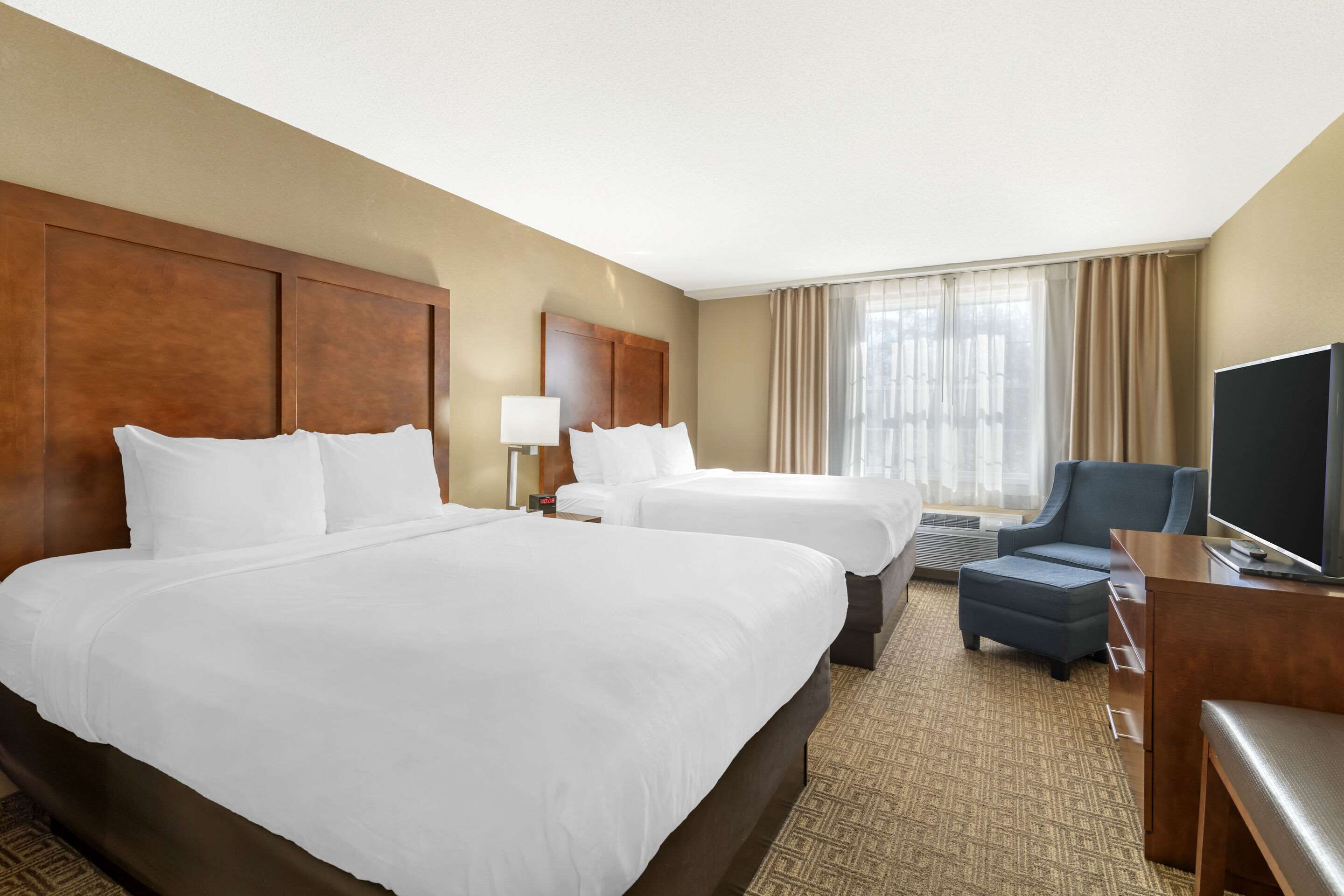 suite, non smoking | desk, blackout curtains, iron/ironing board, free wifi