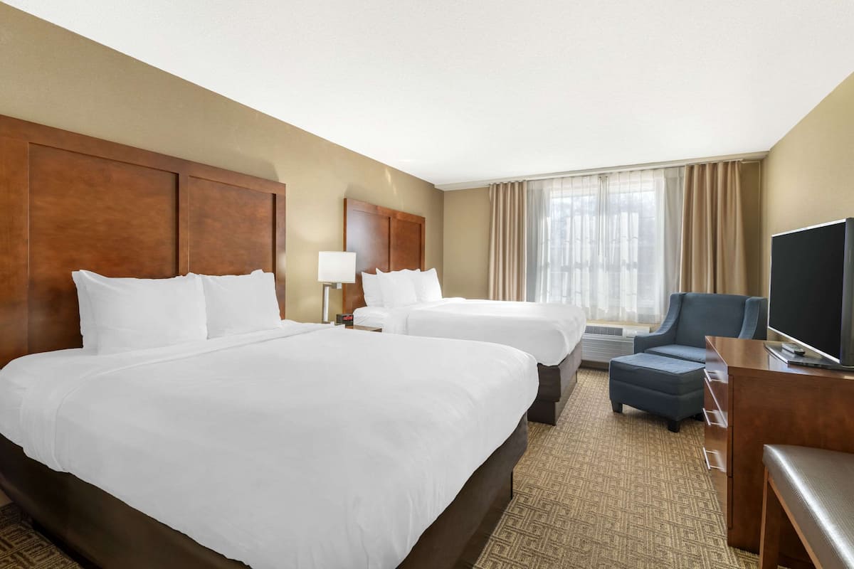 suite, non smoking | desk, blackout curtains, iron/ironing board, free wifi