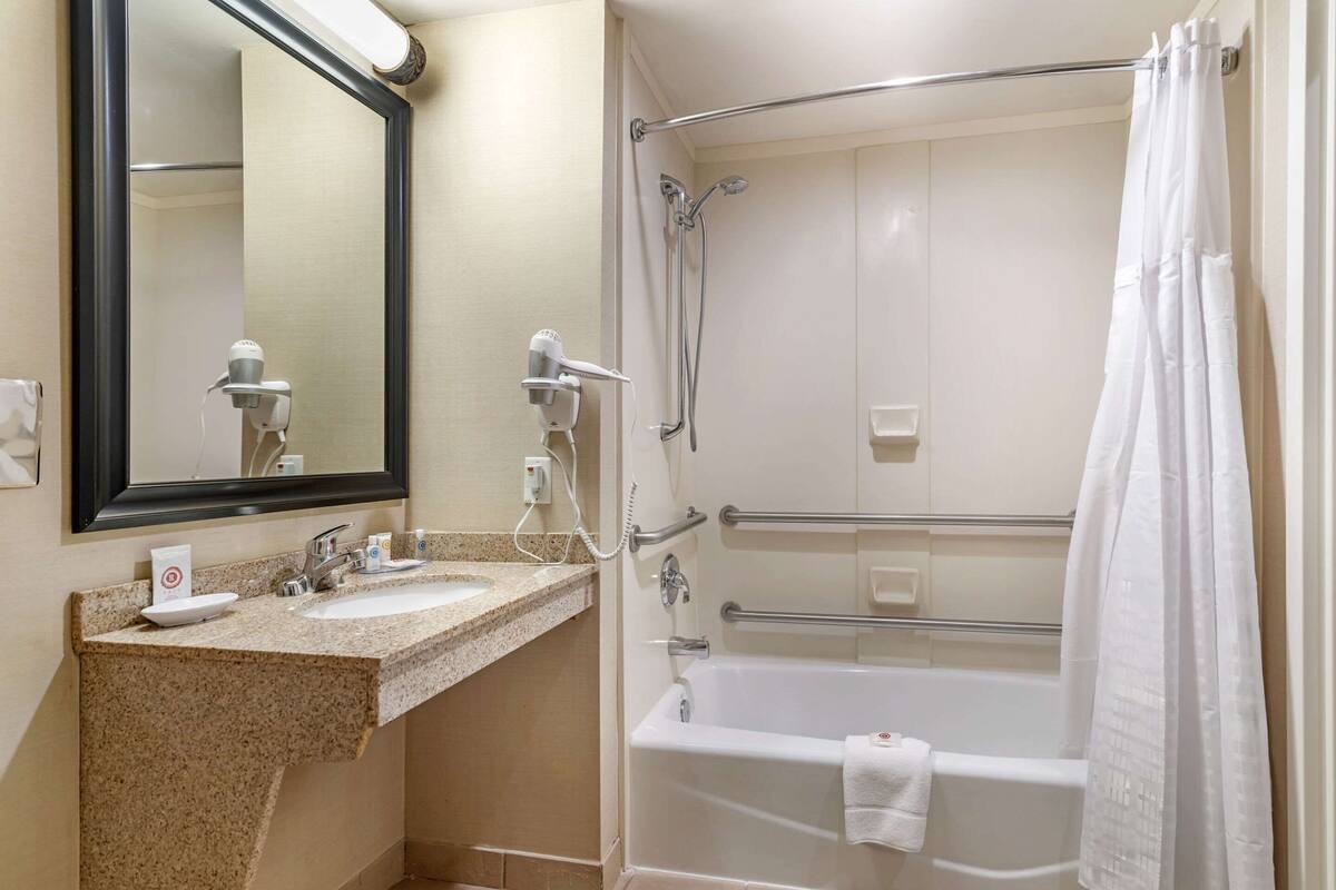 room, 1 king bed, accessible, non smoking | desk, blackout curtains, iron/ironing board, free wifi