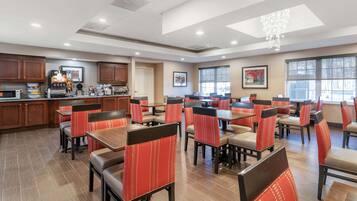 Desayuno para llevar gratuito y diario