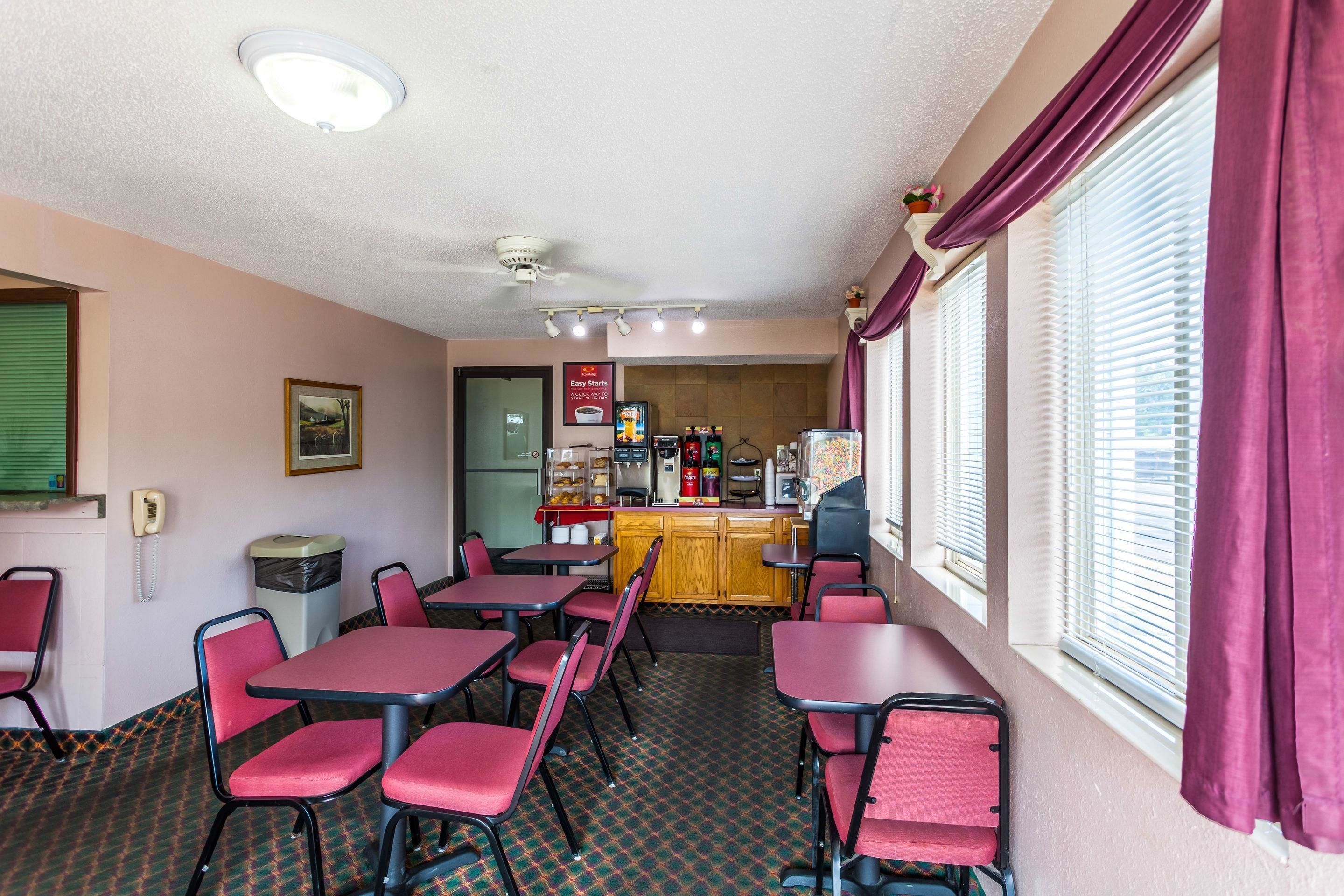Free continental breakfast 
