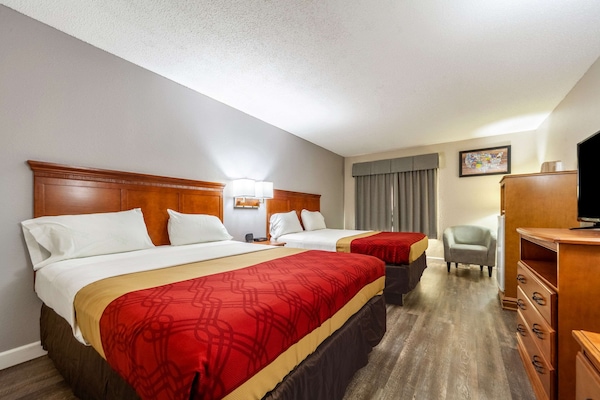 Standard Room, 2 Queen Beds, Non Smoking | WiFi (free), bed sheets