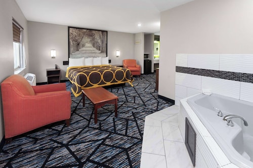 Super 8 by Wyndham Olney