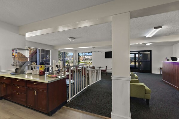 Free daily continental breakfast - Americas Best Value Inn Edenton (Edenton)
